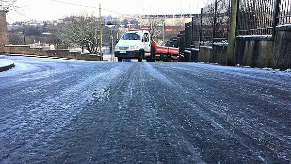 Met Eireann outlines areas that should expect most snow overnight