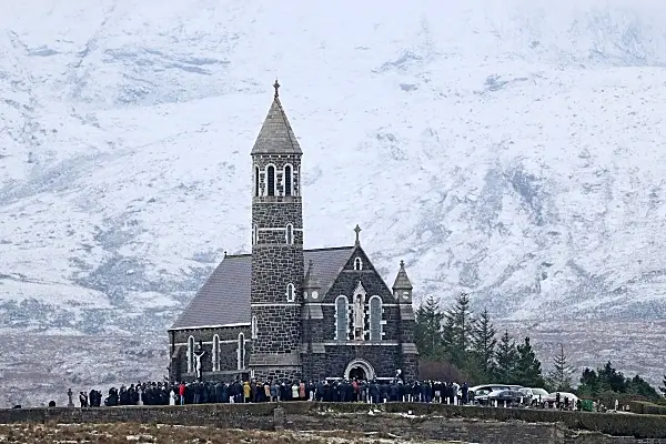 'Tears and shock and disbelief': Friends travel from Australia and Canada for Donegal crash funeral