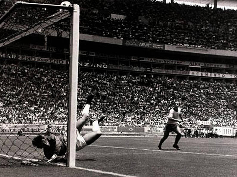 Former England goalkeeper Gordon Banks dies aged 81