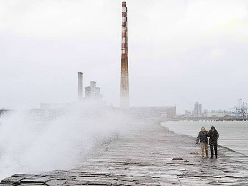 Status orange wind warning for three counties as Storm Erik approaches