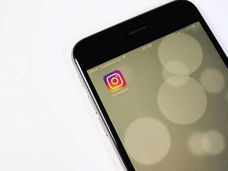 Instagram fails to remove disturbing images a month after promising to remove self-harm content