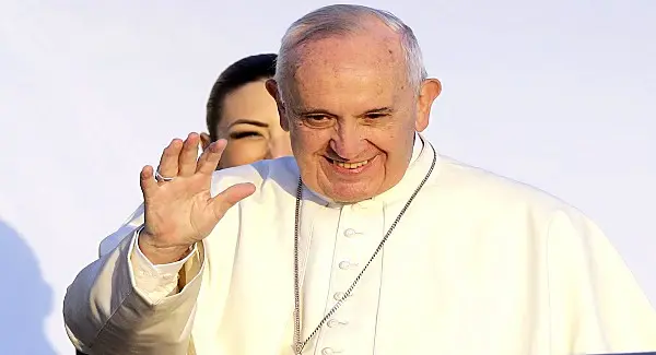 Pope pays tribute to hairdressers but urges them to cut back on the gossip