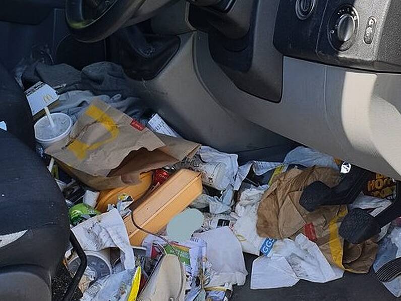 UK Police fine driver over messy car