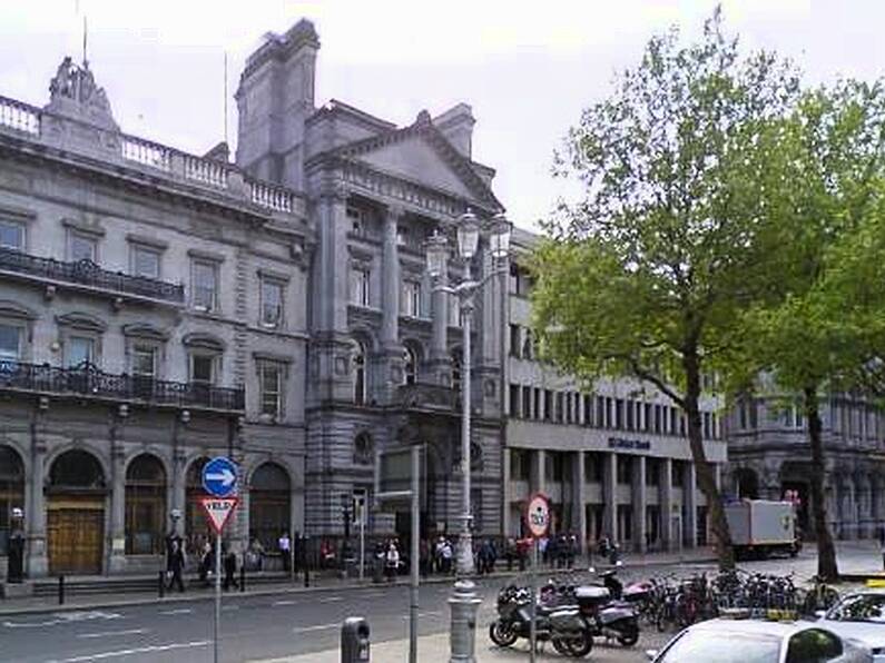 Mixed reaction to College Green's pedestrian-only day