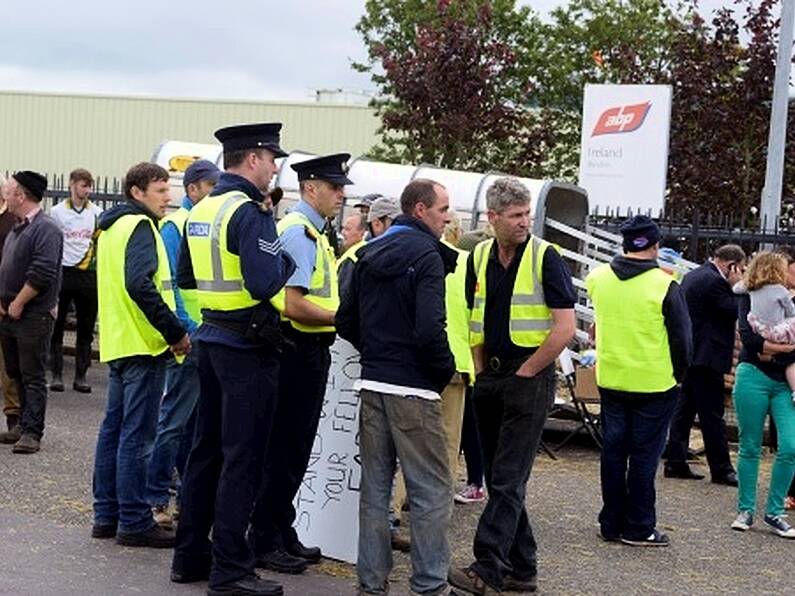 'Farmers can't take anymore': Cork farmers protest outside meat plant