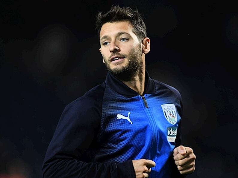 Wes Hoolahan turns down Cambridge deal for 'overseas opportunity'