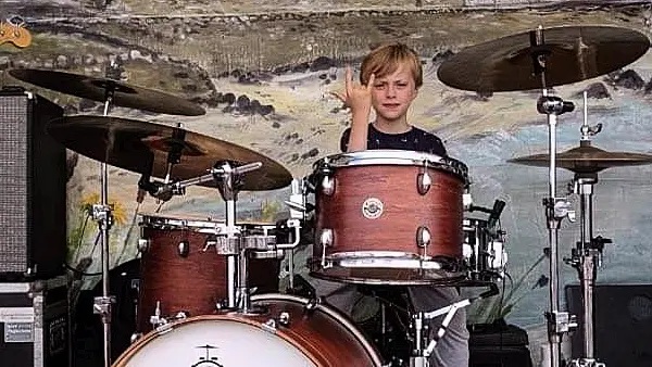 Watch as young Donegal drummer Liam, 6, quite literally rocks the radio