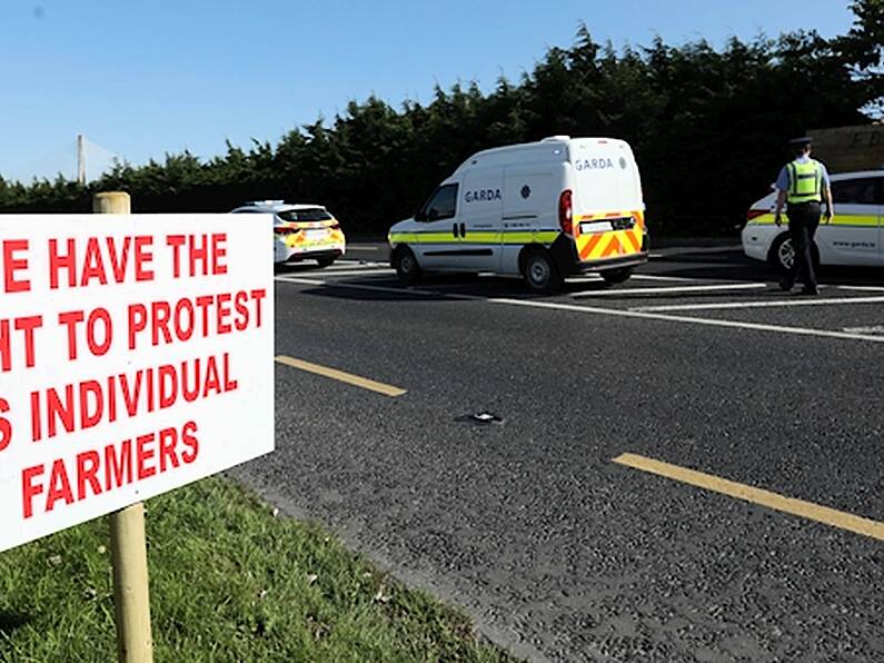 Farmers close pickets at more meat plants as beef price protest starts winding down