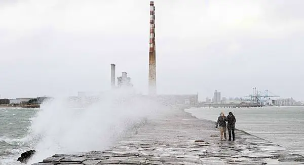 Storm Brendan 'developing rapidly' in Atlantic, on approach to Ireland