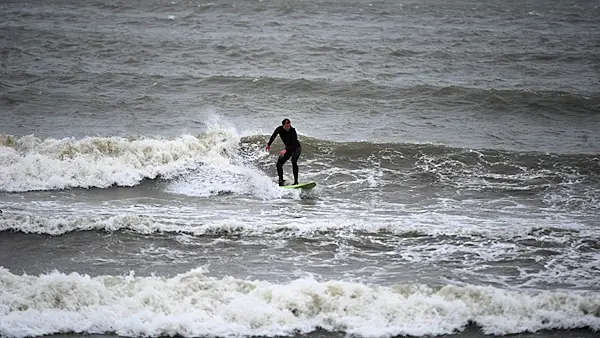 8 stormy pictures as Dennis the Menace blows through Ireland