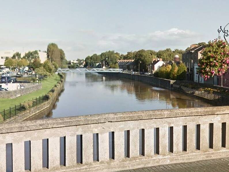 Searches are resuming for a man seen entering the river in Kilkenny on Monday