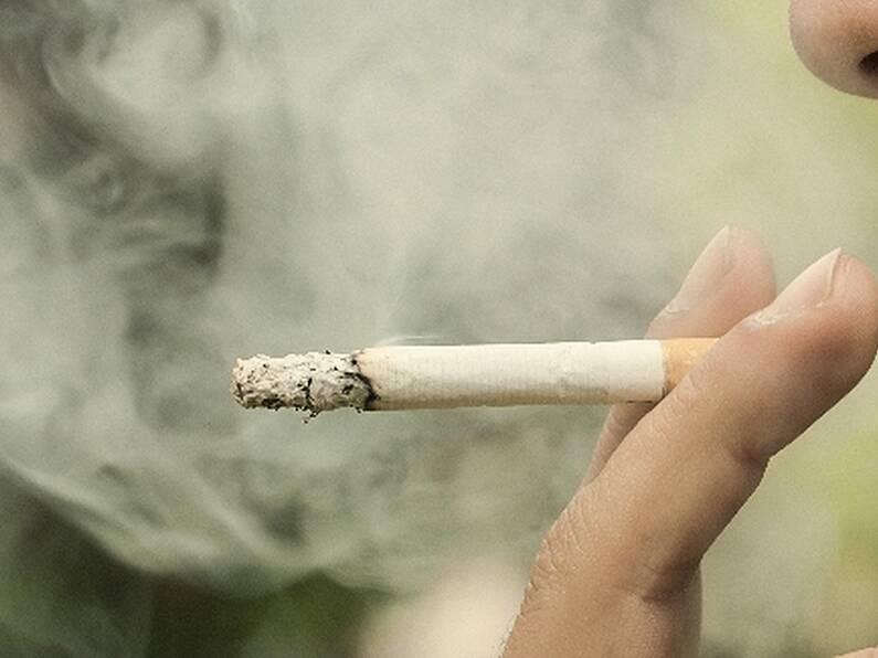 Government to consider raising smoking age to 21