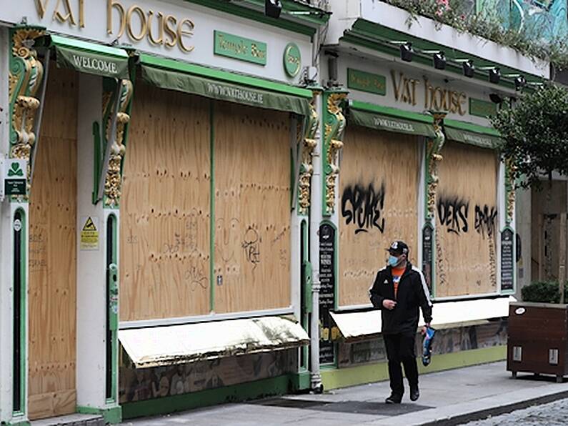 Dublin pubs to stay closed in ‘unmitigated disaster’ for sector