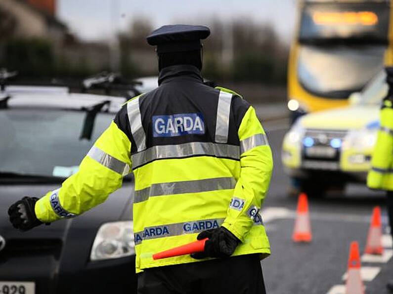 Almost 1,000 fines issued by gardaí for breaches of Level 5 travel limits