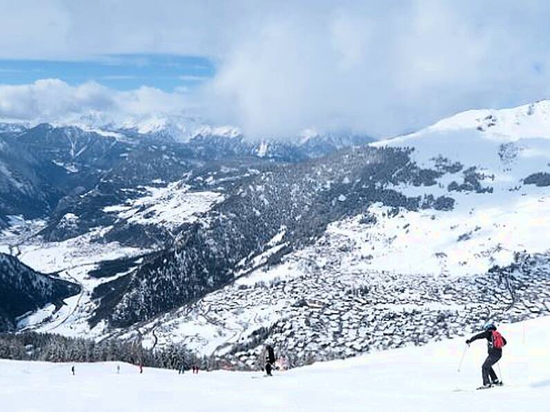 Irish man (29) dies after avalanche at Swiss ski resort