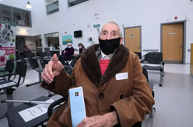 Waterford great-grandmother (93) among first to receive Covid vaccine in the community