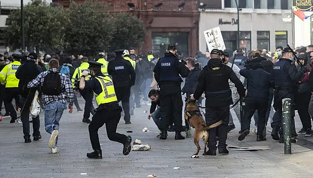 ‘Hoodlums, teen gangs’: Garda concern over joining of protest groups today