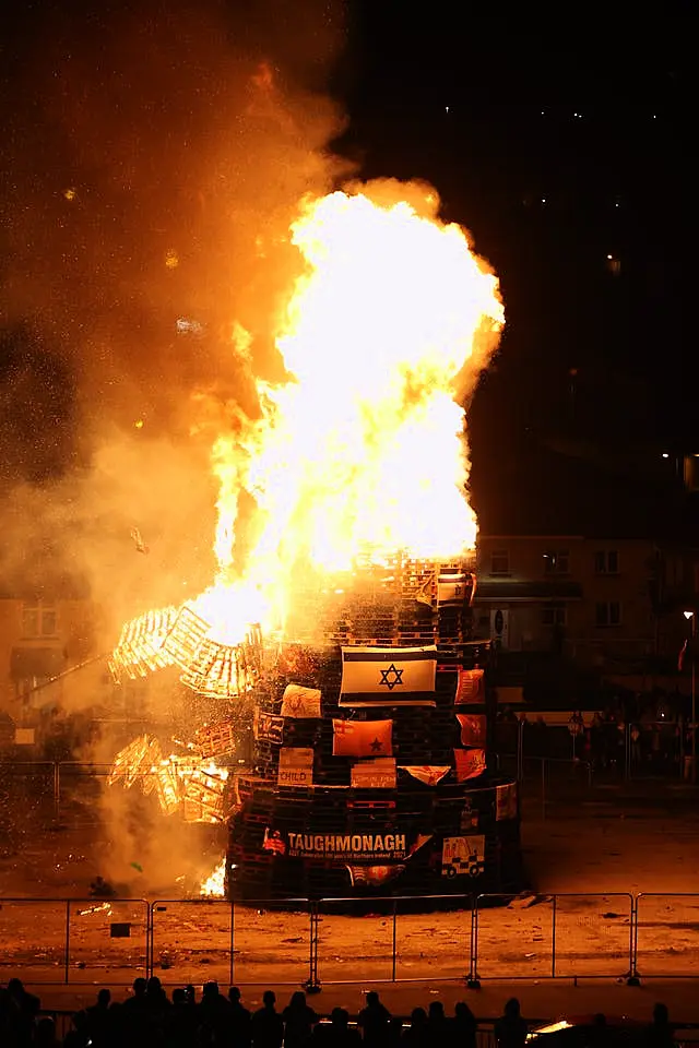 Name of murdered police officer displayed on republican bonfire