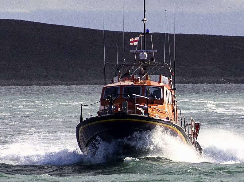 Kilmore Quay RNLI assist five crew aboard fishing trawler