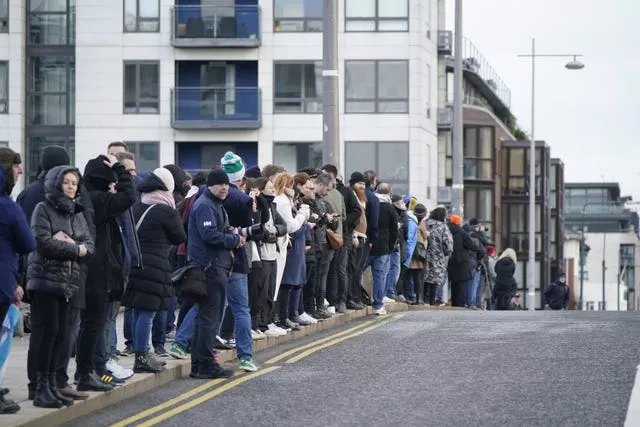 Crowds line the streets by Dublin Grand Canal