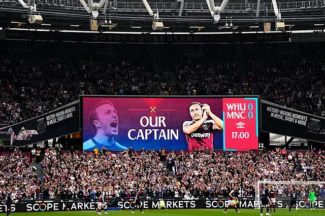 Fans applaud West Ham United’s Mark Noble on his final home game