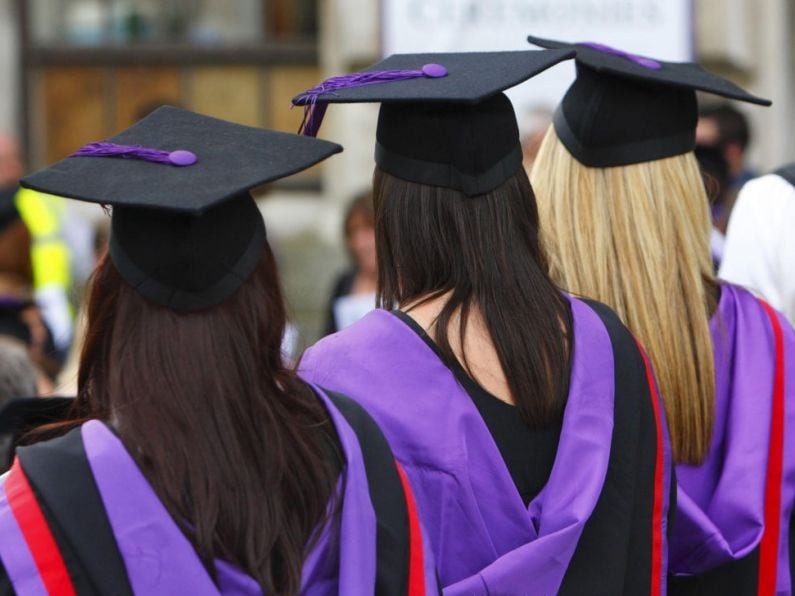 Female graduates expect to earn up to 14% less than male counterparts - study