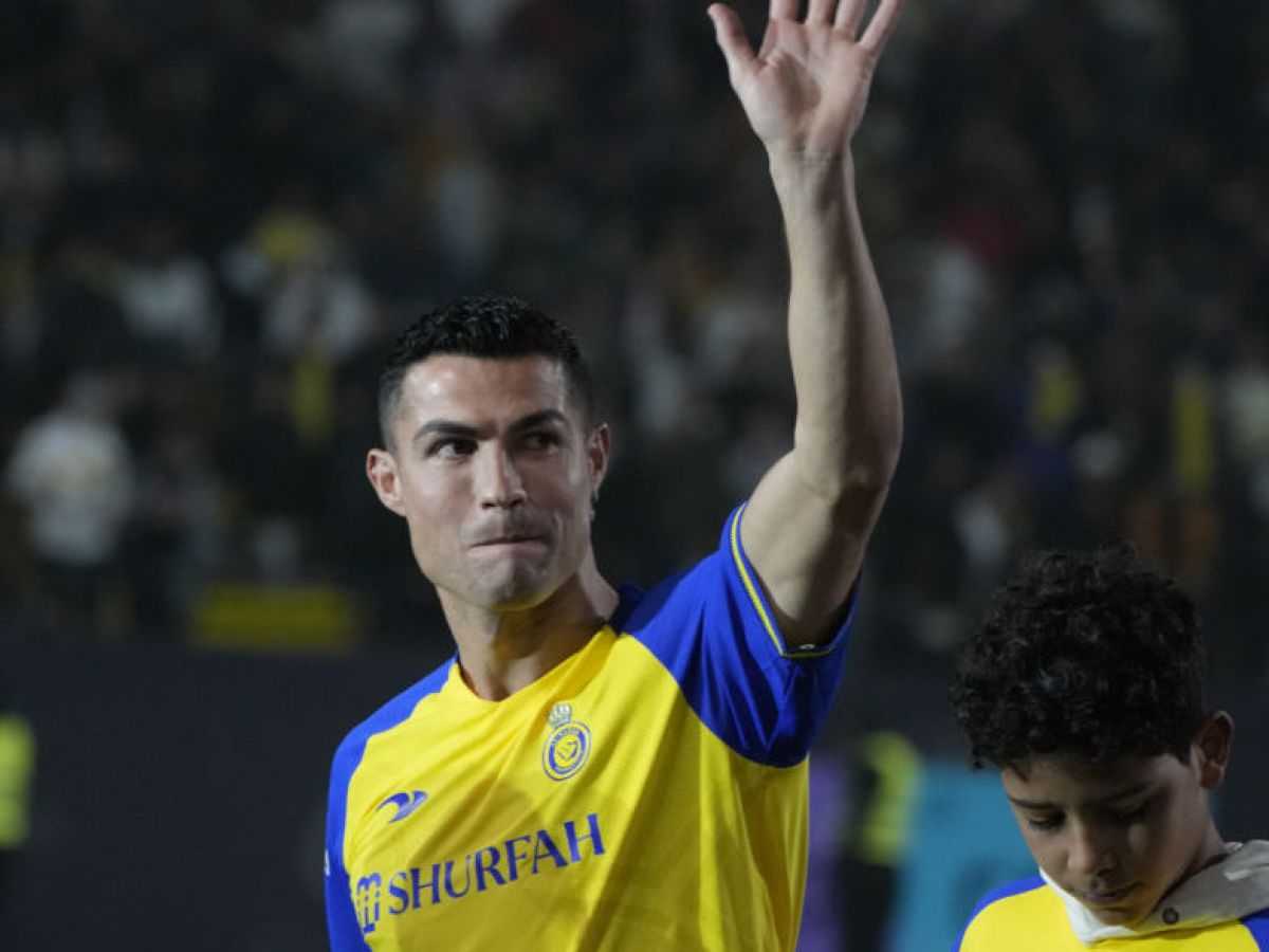 Cristiano Ronaldo in Saudi Arabia to sign bumper deal with Al-Nassr