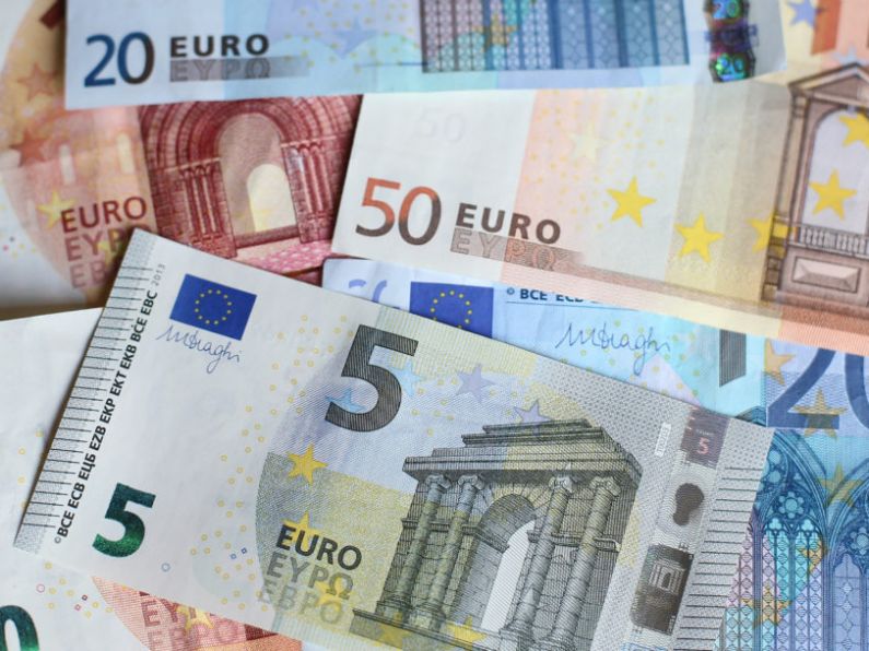 Carlow Kilkenny TD says banks who fail to increase savings rates should be penalised