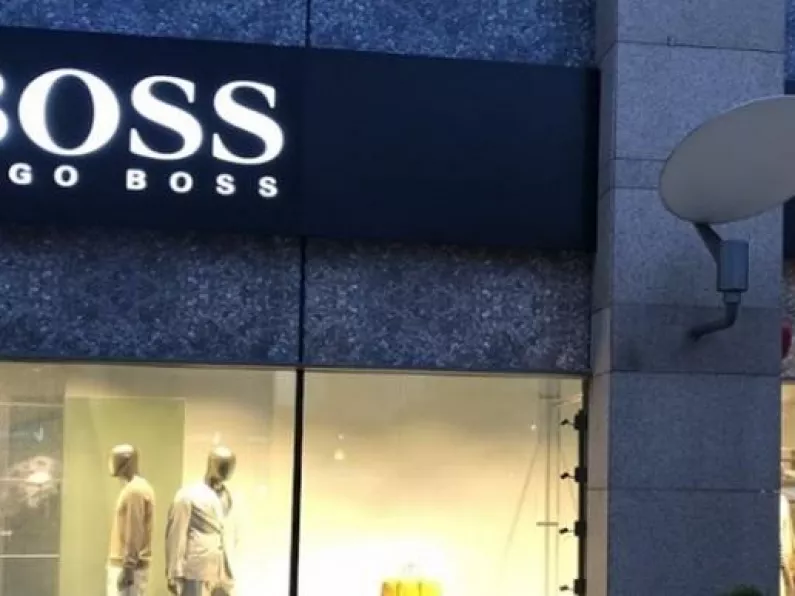 Thieves ram Hugo Boss store with car before robbery