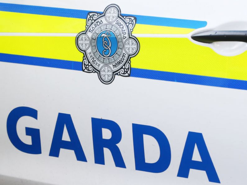 Gardaí arrest man after armed robbery at off-licence
