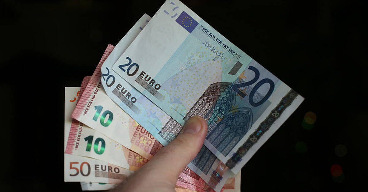 €100 child benefit and €200 social welfare lump sum expected in cost of living package - Vimarsana News