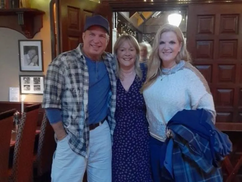 Garth Brooks and wife make surprise visit to well known Irish beauty spot