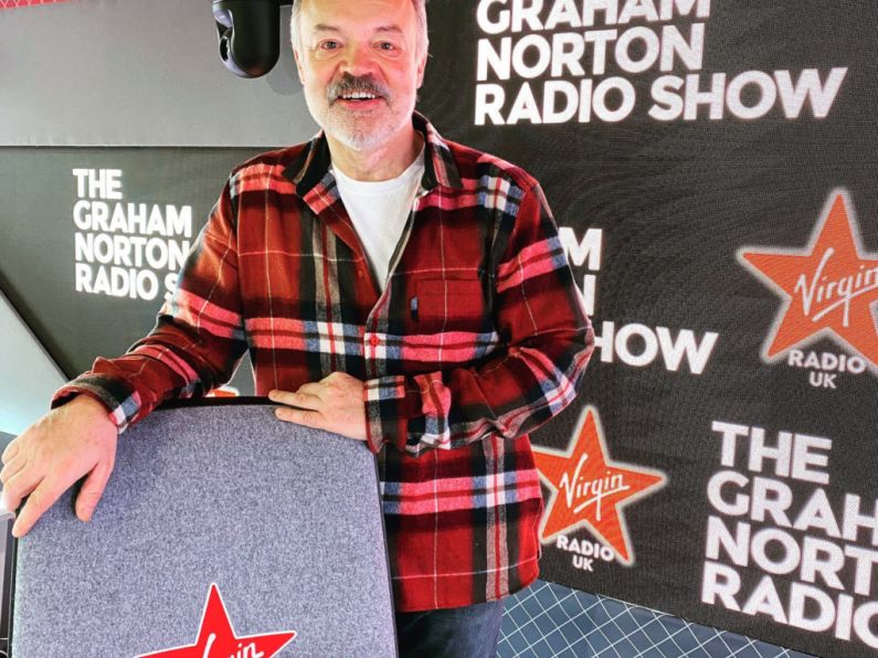 Graham Norton hosts final weekend radio show