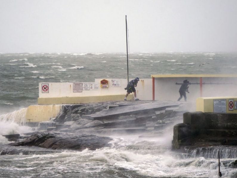 Storm Kathleen: Thousands without power as people urged to stay away from coast