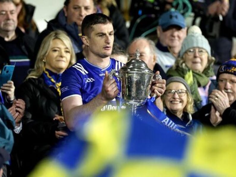 Cats’ late surge falls short as Clare take League title