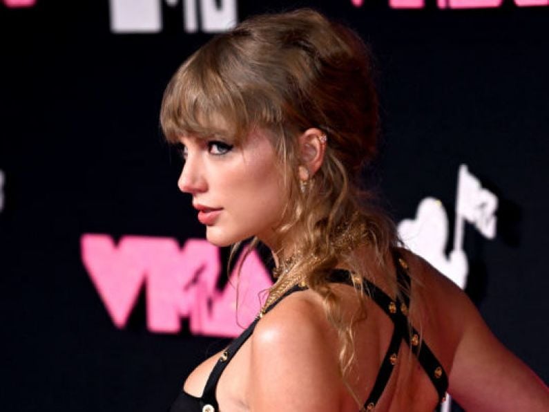Taylor Swift announces postponement of Rio show due to ‘extreme temperatures’