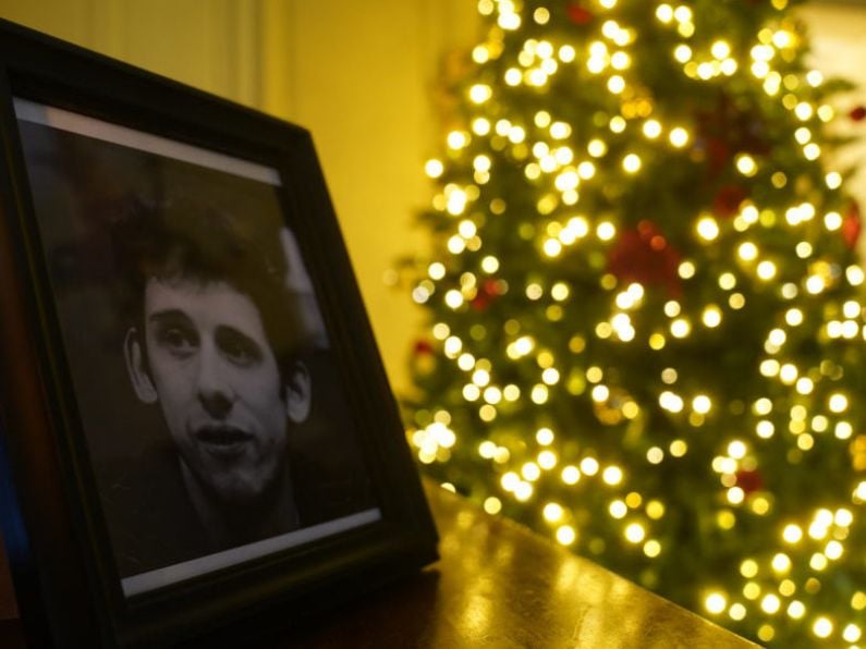 Shane MacGowan: Efforts redoubled for Fairytale Of New York to top charts