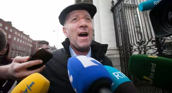 Ceann Comhairle berates Michael Healy-Rae for delay tactics during traffic bill debate