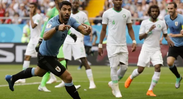 Luis Suarez goal sinks Saudi Arabia as Uruguay qualify for last 16