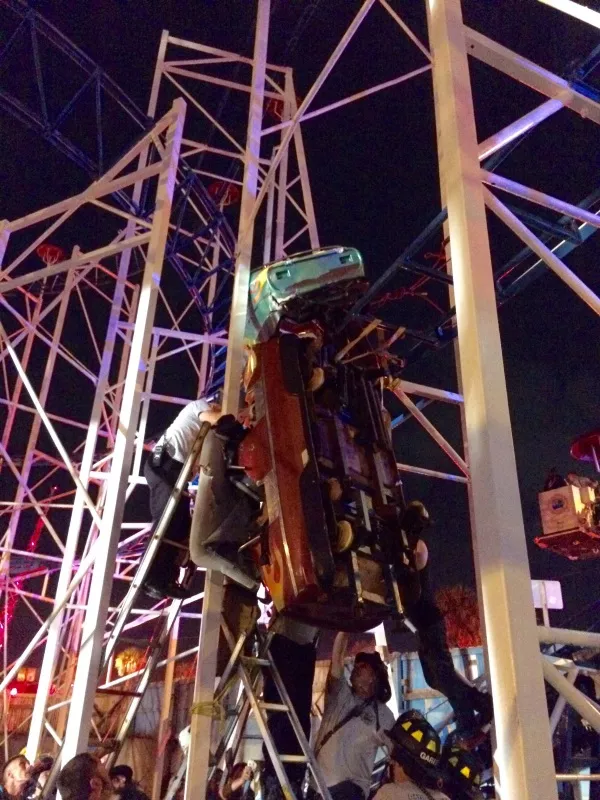 Six in hospital after Florida roller coaster derails