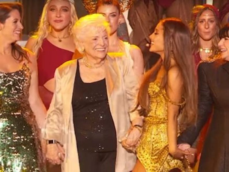 Ariana Grande brought out her grandmother during her MTV awards performance and it's too sweet