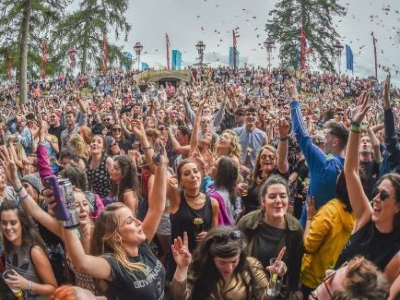 52,000 picnickers get set to go electric at Stradbally