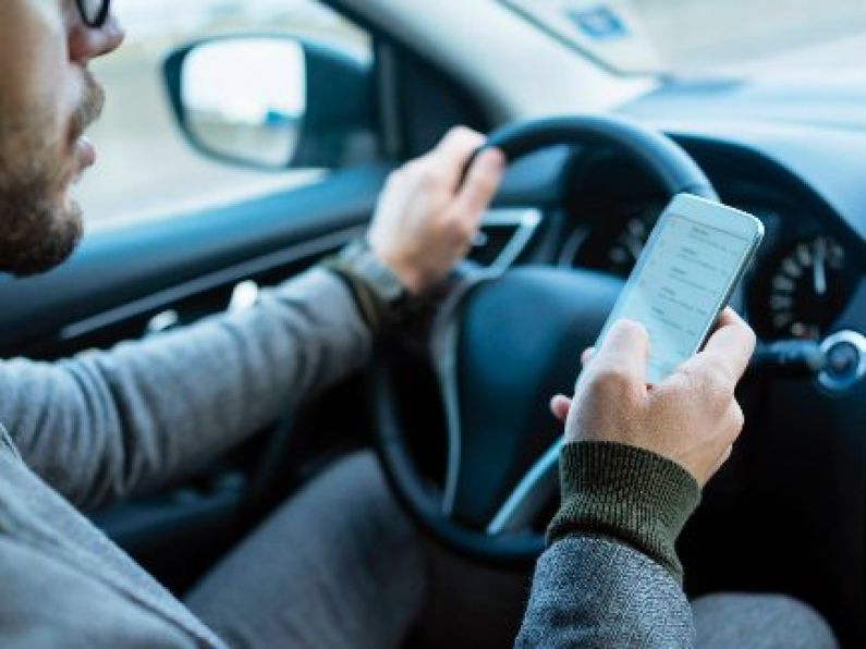 A quarter of Irish drivers admit being distracted by social media