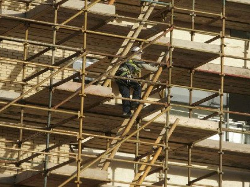 Gardai arrest man after 7 hour ‘scaffolding standoff’