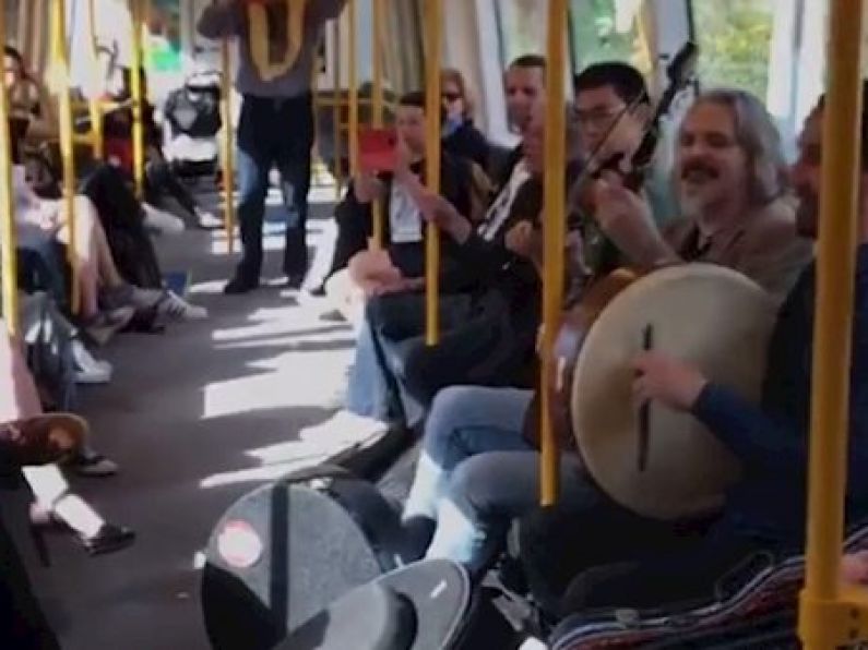 WATCH: Australian commuters get a front row seat to what a real Irish trad session is