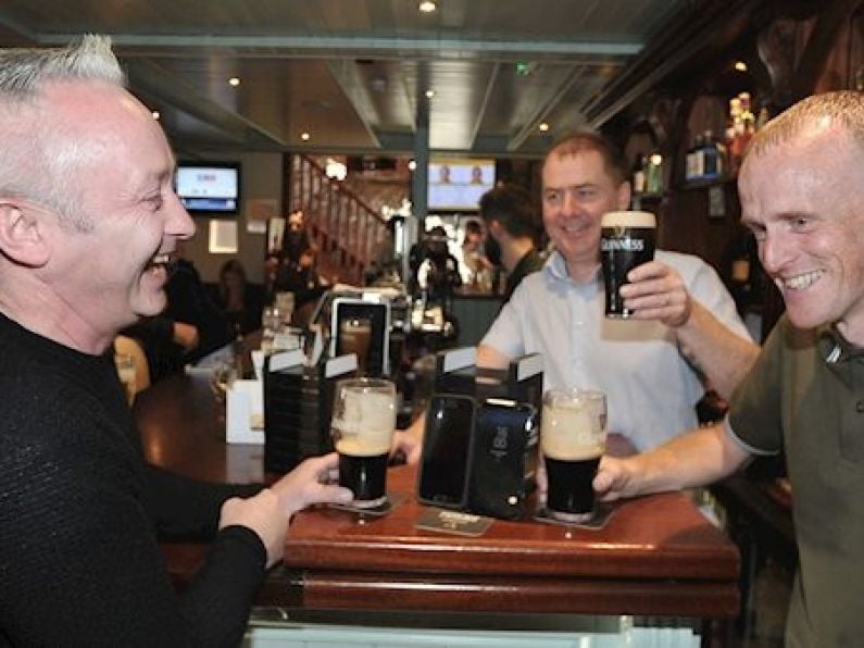 An Irish pub is offering free pints to customers to put away their phones