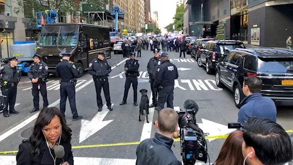 Explosive devices sent to Obama and Clintons; CNN's NY office evacuated over suspicious package