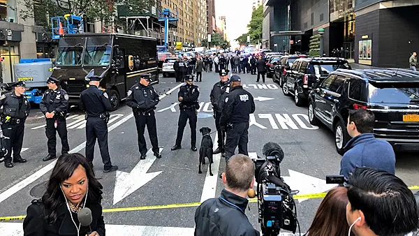 Explosive devices sent to Obama and Clintons; CNN's NY office evacuated over suspicious package