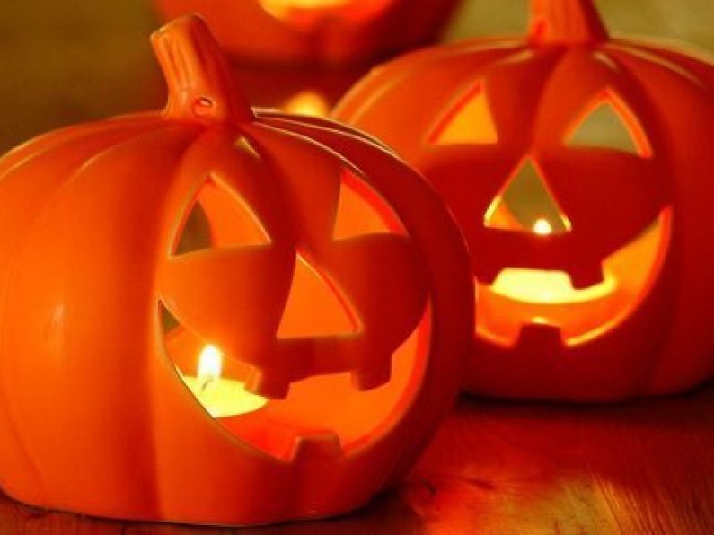 Trick or treaters wrap up! Cold snap likely to bring Halloween night chill