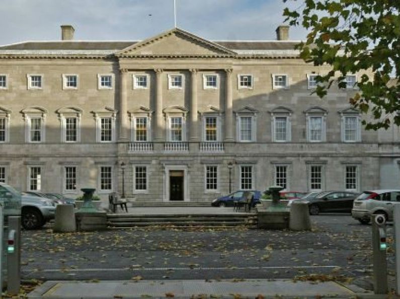 Students protest outside Dáil demanding new building for Dublin school